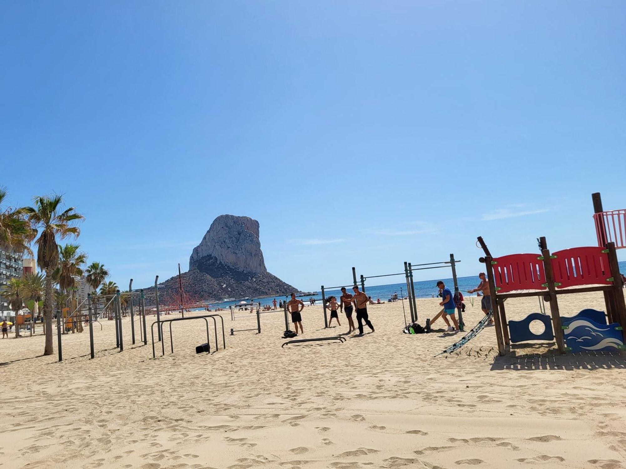 Apartment Casa Sunrise - Costa Blanca House With Rooftop, 5 Swimming Pools And Panoramic Sea- And Views At Penon De Ifach Calp