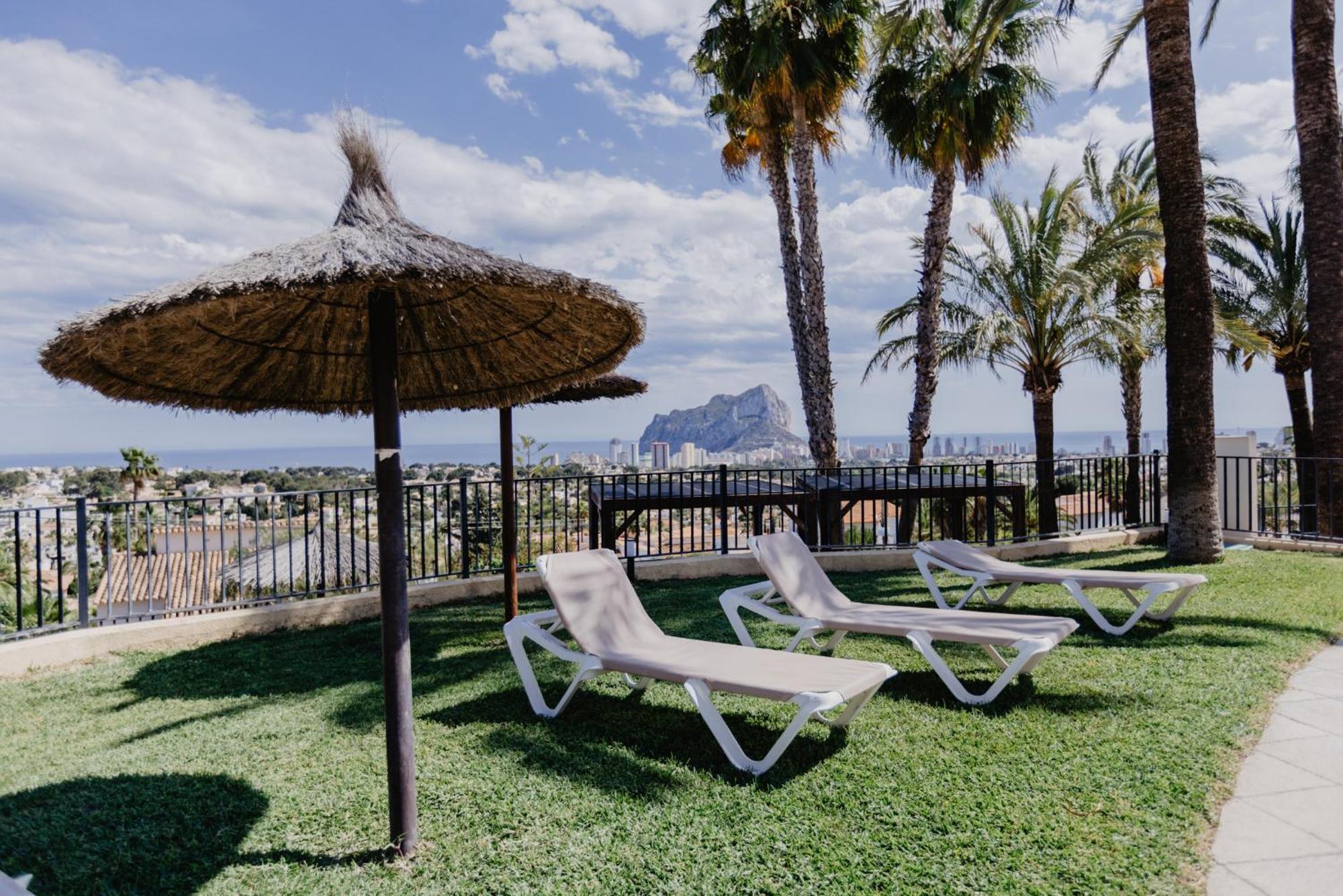 Casa Sunrise - Costa Blanca House With Rooftop, 5 Swimming Pools And Panoramic Sea- And Views At Penon De Ifach * Calp