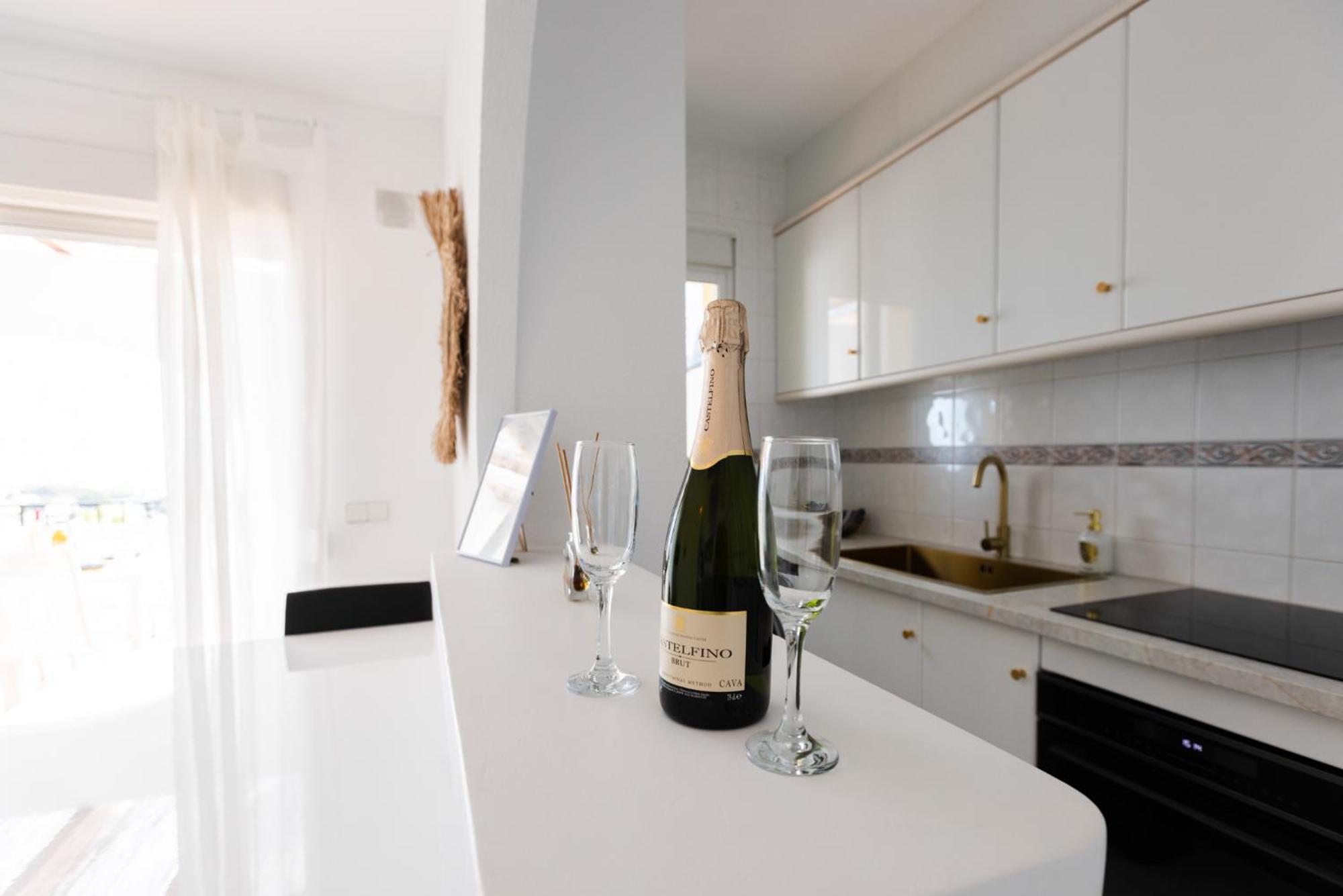 Casa Sunrise - Costa Blanca House With Rooftop, 5 Swimming Pools And Panoramic Sea- And Views At Penon De Ifach